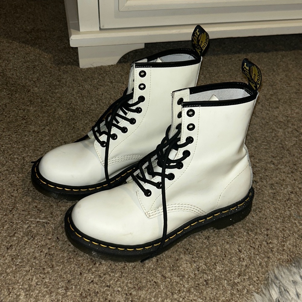 DR MARTINS white